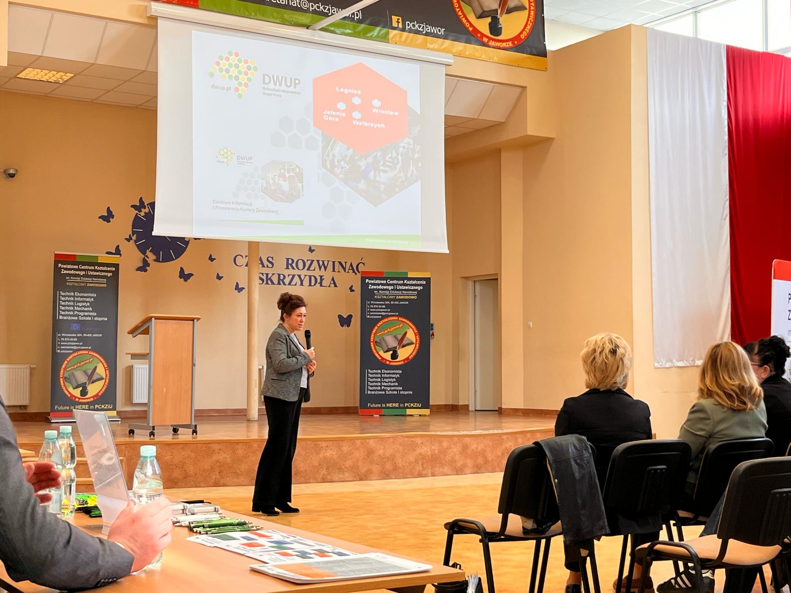 Kwiecień miesiącem targów pracy w subregionie legnickim